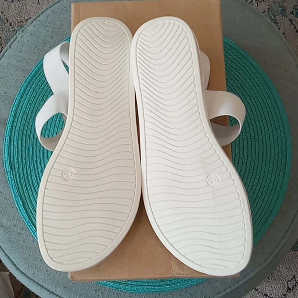 Steve Madden women's sandals-LIKE NEW